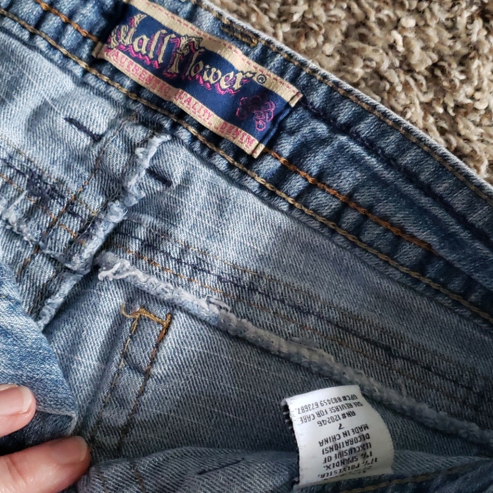 Ladies denim shorts - Picture 2 of 3